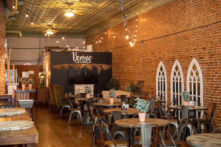 Brick Room Ozark MO002